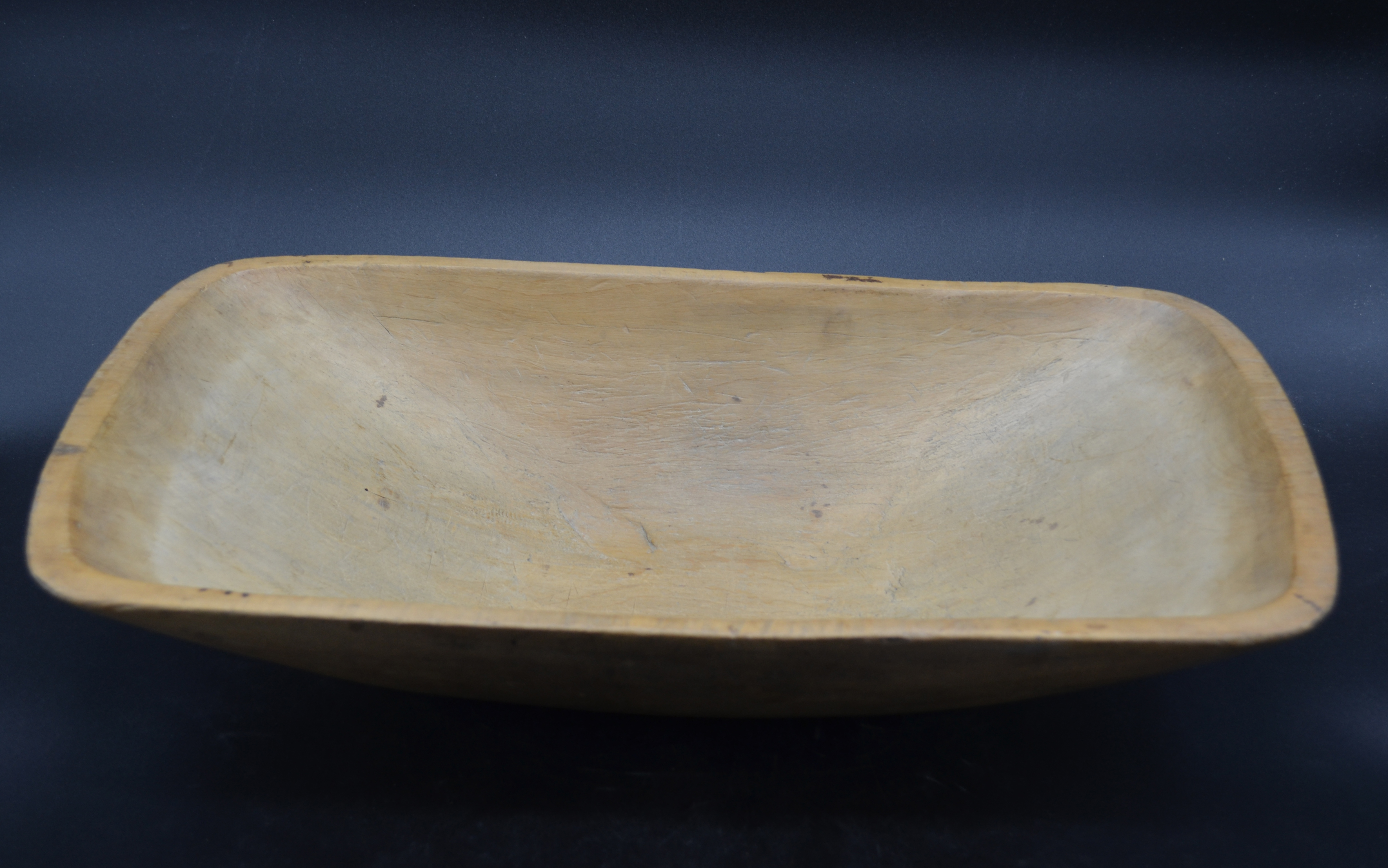 colour%20photo%20showing%20a%20wooden%20chopping%20bowl